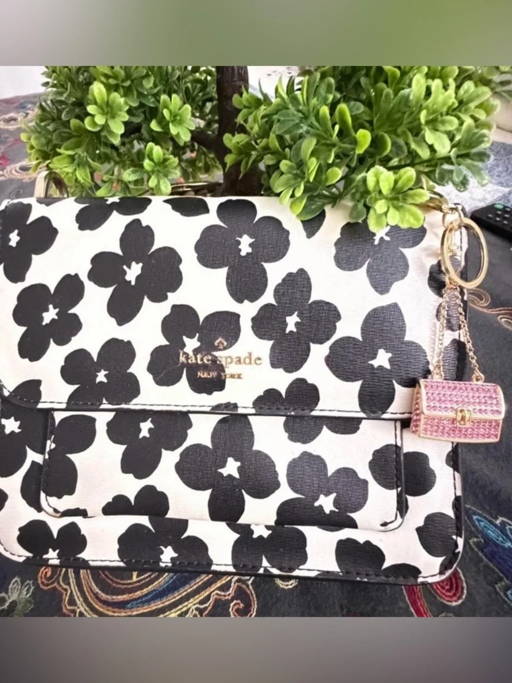 Kate Spade New York Black & White Floral Crossbody Bag - Picture 6 of 12